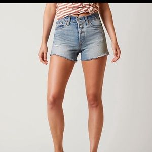 Levi’s 502 wedgie shorts